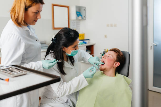 Best Emergency Cosmetic Dentistry (e.g., broken veneers) in Mountain View Acres, CA